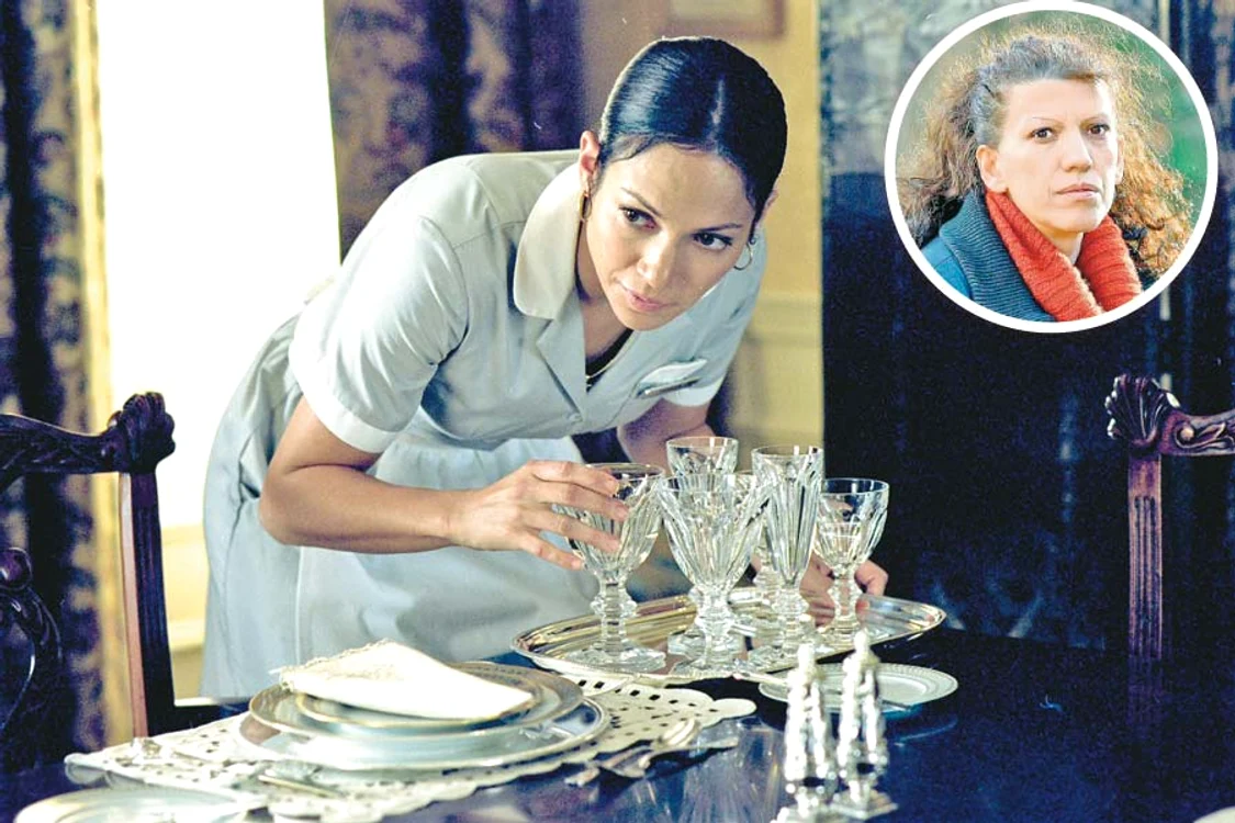 J.Lo a jucat rolul de menajeră în filmul ”Camerista” (2002)