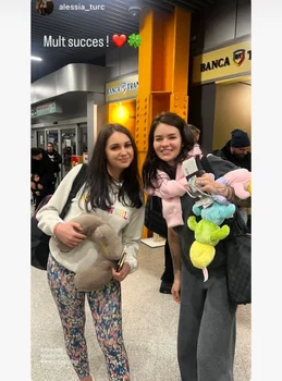 Alexia Preda și Diandra Moga, la plecarea spre Dominicană foto: Instagram