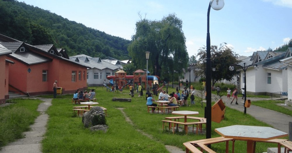 Județul care a pierdut în doi ani toate taberele școlare unde mii de copii din România își petreceau vacanța de vară