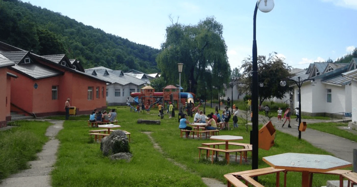 Tabăra de la Poiana Pinului are 300 de locuri. SURSA Arhivă