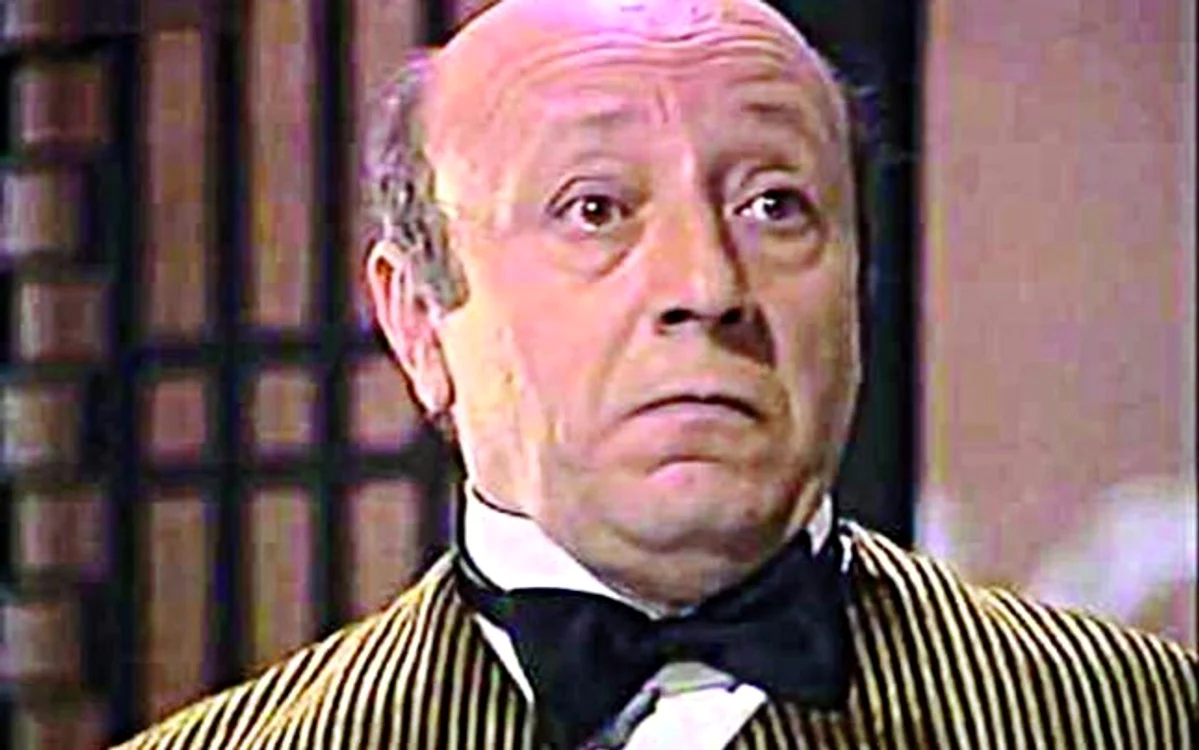 Actorul Marin Moraru, într-o secvenţă din Căldură mare, scrisă de I.L. Caragiale