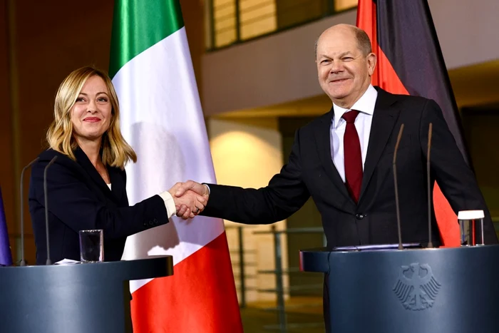 Cancelarul german, Olaf Scholz, și prim-ministrul italian, Giorgia Meloni Foto EPA EFE