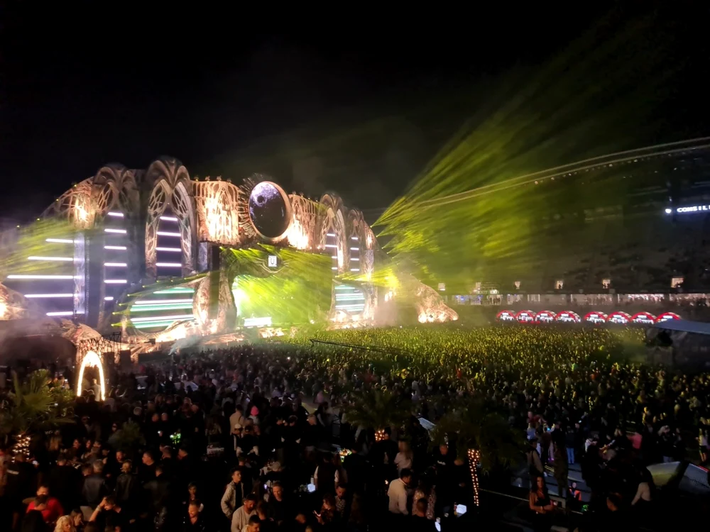 untold foto