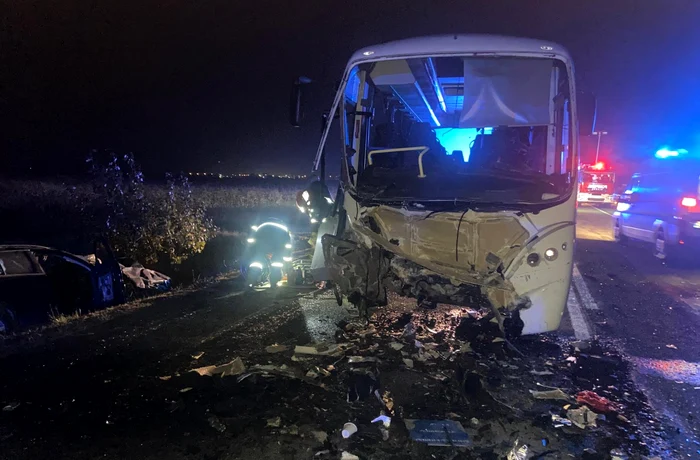 Autocarul cu muncitori străini. Foto: ISU Hunedoara