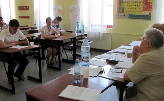 Absolvenţilor de clasa a VIII-a le vor fi testate competenţele lingvistice şi digitale înaintea examenelor de Evaluare Naţională FOTO Adevarul