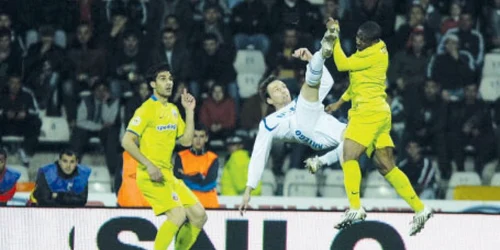 În ciuda acestui duel spectaculos pentru balon, partida Pandurii - Steaua a fost una insipidă