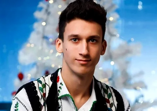 Răzvan are 19 ani și are nevoie de un tratament costisitor. SURSA Facebook