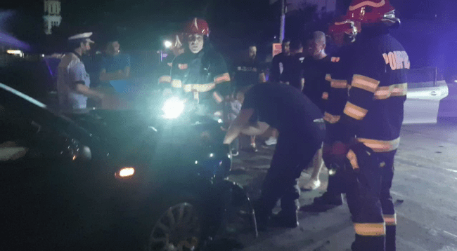 Mașini avariate după un carambol în centrul Buzăului. Accidentele se țin lanț VIDEO
