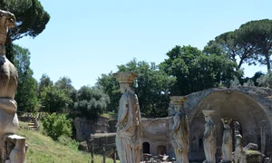 Antinous Arhitectură pentru un zeu (II) jpeg