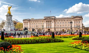 1 palatul buckingham shutterstock 732183562 jpg jpeg