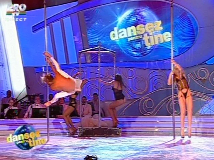 Corina şi Edy au dansat la bară (Foto: Captură video ProTV)