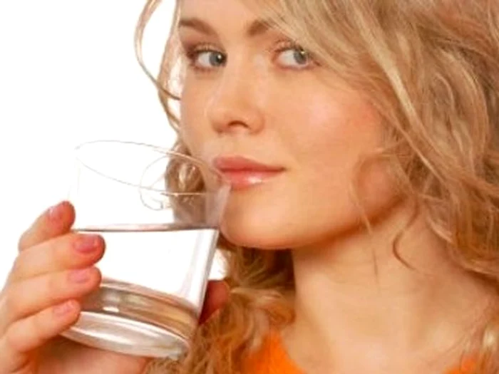 
    Pentru a preveni deshidratarea, există o serie de semne care te pot ajuta să o identifici la timp, evitând astel apariția unor simptome deranjante pentru organismul tău.www.clicksanatate.ro  