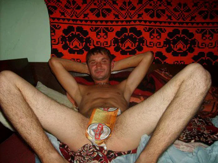 Telefonul şi oglinda, principalele instrumente ale cocalarului