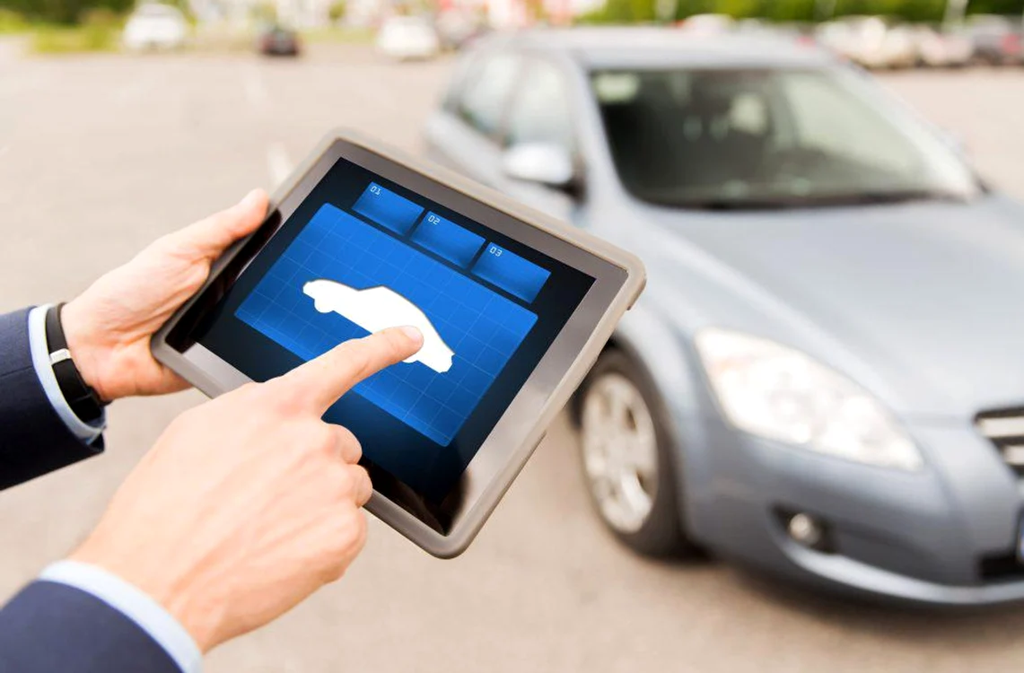 
    Istoricul vehiculului se poate afla din aplicația RAR folosind atât tableta, cât și calculatorul sau telefonul  