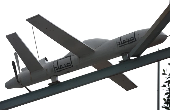 Prototip al unei drone a rebelilor Houthi expus în Yemen FOTO EPA-EFE