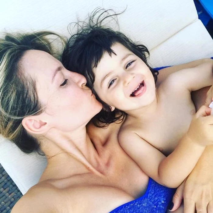 Octavia Geamanu Andrei fiul lui Marian Ionescu chitara jpeg