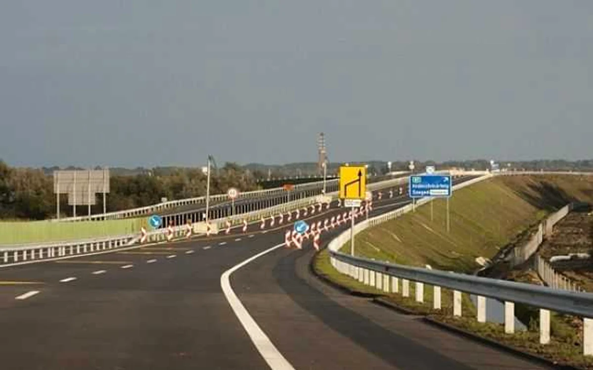 Autostrada M43 care leagă Mako de Szeged