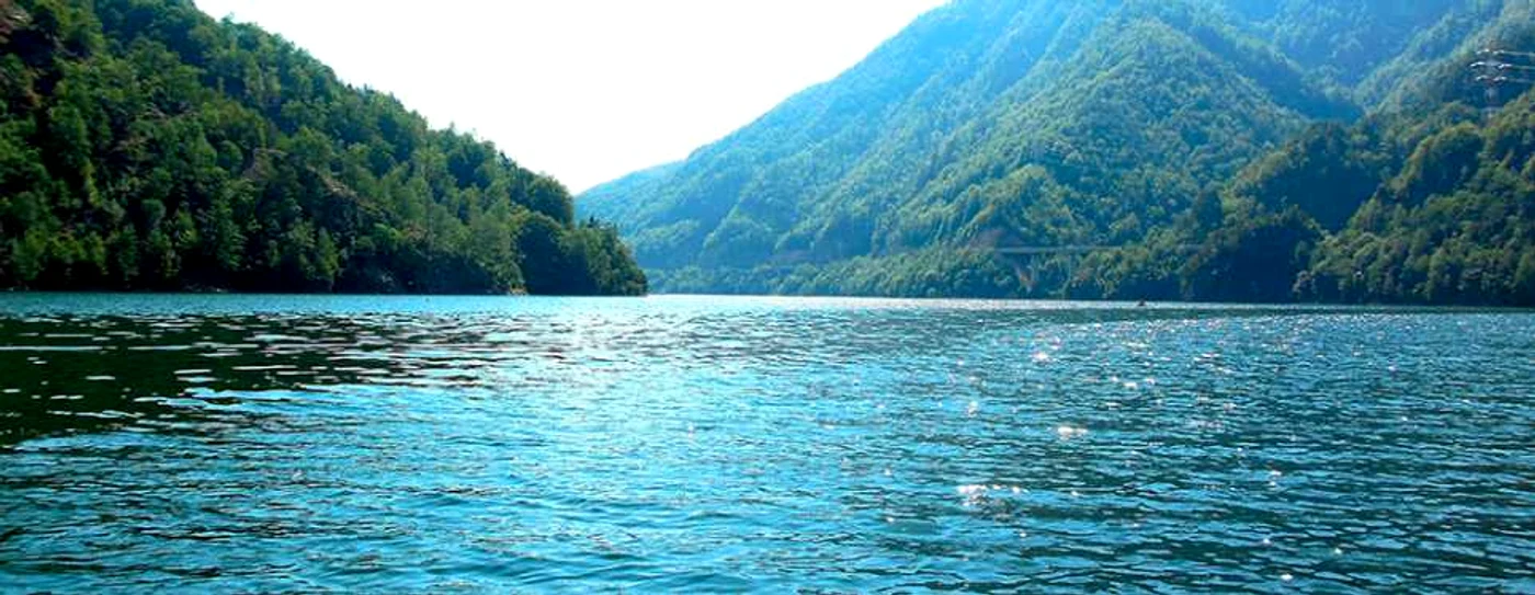 Lacul Brădişor din Malaia - Vâlcea Foto spinningclub ro