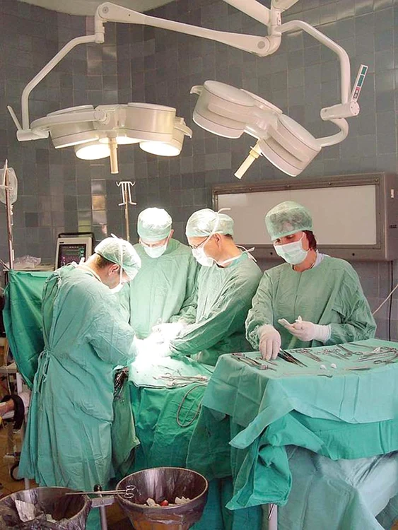 Operaţia a durat aproximativ patru ore