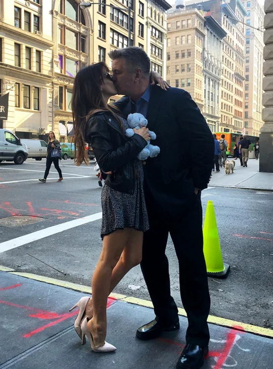 hilaria baldwin png png
