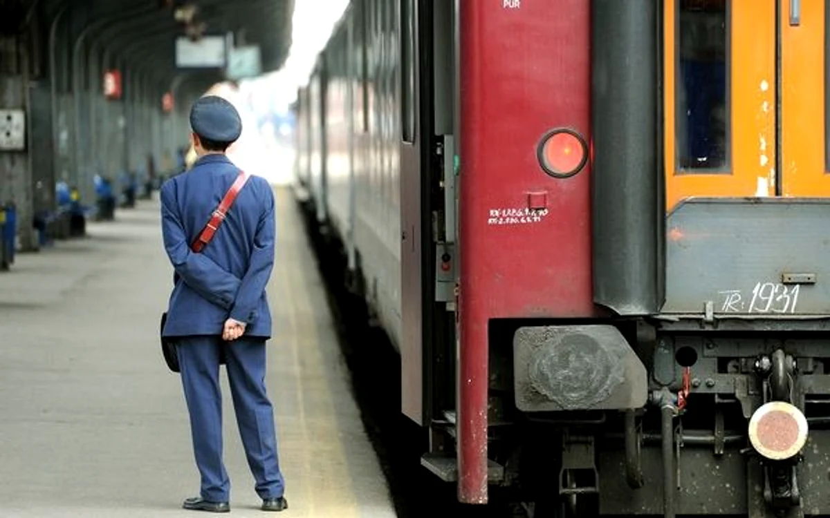 
    Doar anumite categorii de persoane mai pot cumpăra bilete la trenurile care tranzitează zona carantinată din Suceava  