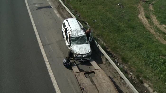 Traficul rutier din zonă a fost îngreunat, desfăşurându-se pe o singură bandă