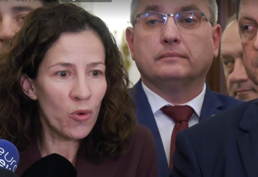 Comisarul European Roxana Mânzatu evită să spună dacă a avut autorizație de construire pentru extinderea casei achiziționate de la stat cu 17.000 de euro