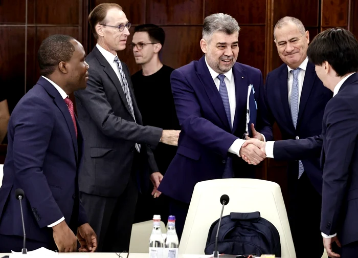 Premierul Marcel Ciolacu alături de delegația FMI, în 2023