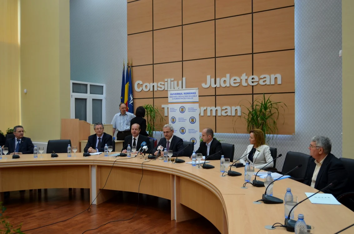 Proiectele au fost semnate în prezenţa vicepremierului Liviu Dragnea