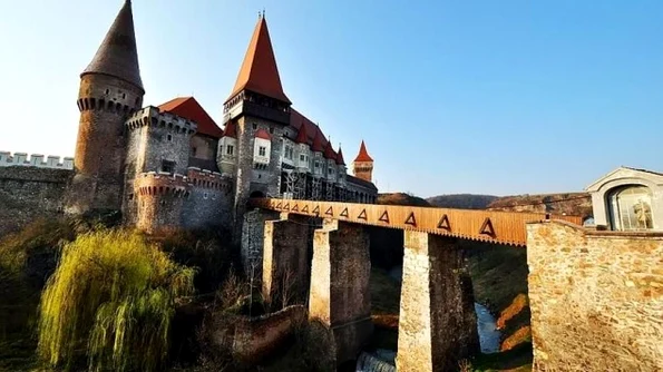 Castelul Corvinilor din Hunedoara, printre cele „10 castele de poveste” din lume jpeg