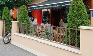 În sufrageria „La pisicul ghiftuit“ jpeg