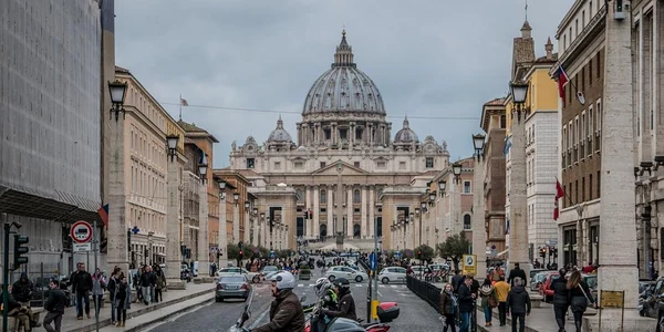 Bazilica Sf Petru din roma italia foto pixabay