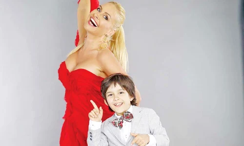Vica Blochina este fericită că Edan creşte alături de tatăl lui jpeg