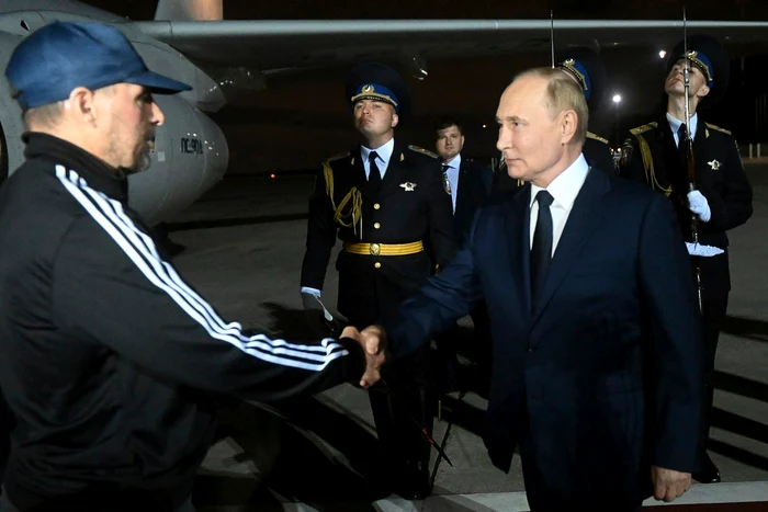 Vadim Krasikov a fost întâmpinat la aeroport de Vladimir Putin FOTO PROFIMEDIA