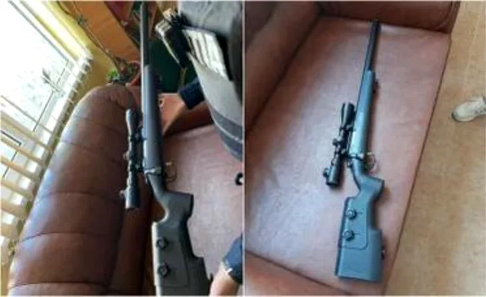 Arma cu lunetă, tip airsoft, cu care un copil de 7 ani din Constanța a venit la școală SURSA IPJ CT