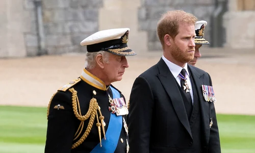 Regele Charles si Printul Harry GettyImages 1243366188 jpg