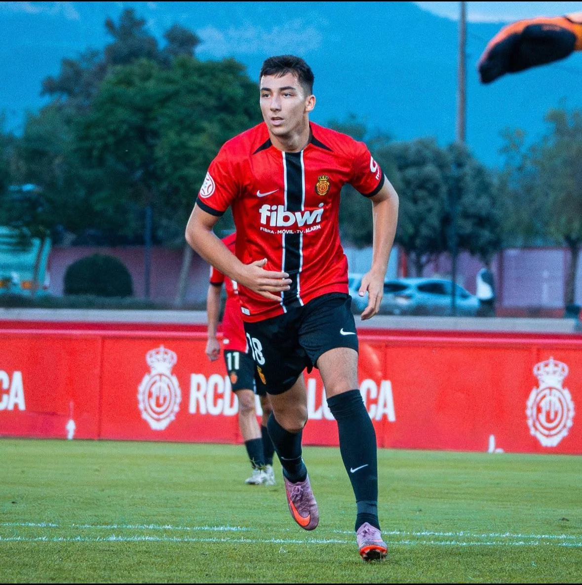 EXCLUSIV / Scenă halucinantă la CFR Cluj. Atacantul adus să-l înlocuiască pe Louis Munteanu, pus de patron să se dezbrace