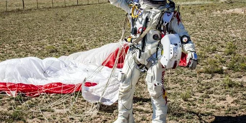 Felix Baumgartner: misiune îndeplinită