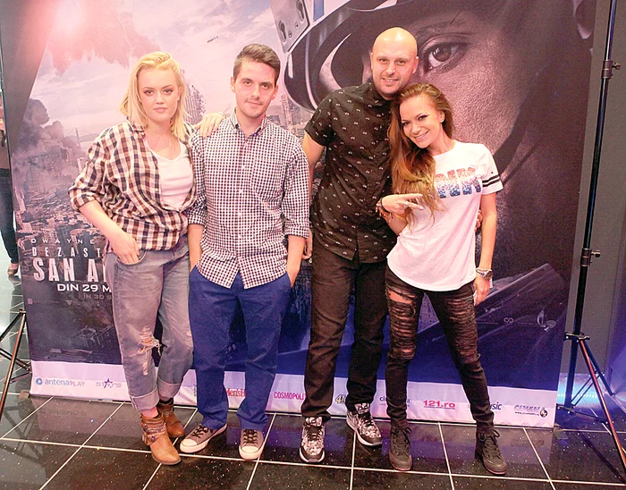 Andreea Antonescu a ieşit în oraş cu soţul ei, Traian Spak, cu fratele Răzvan şi cu soţia acestuia