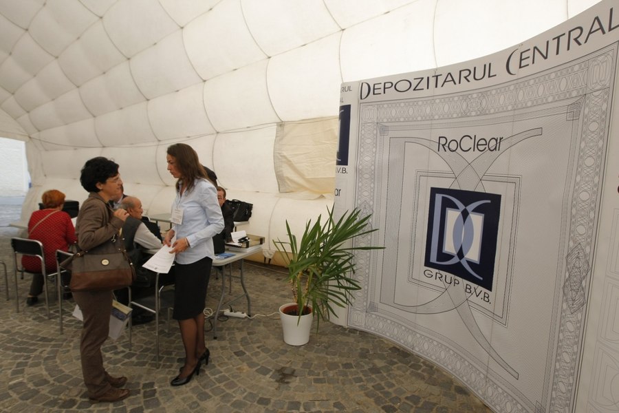 Marea cuponiadă de după „Revoluție”: Cum poți afla dacă mai ai acțiuni și cum poți primi banii 