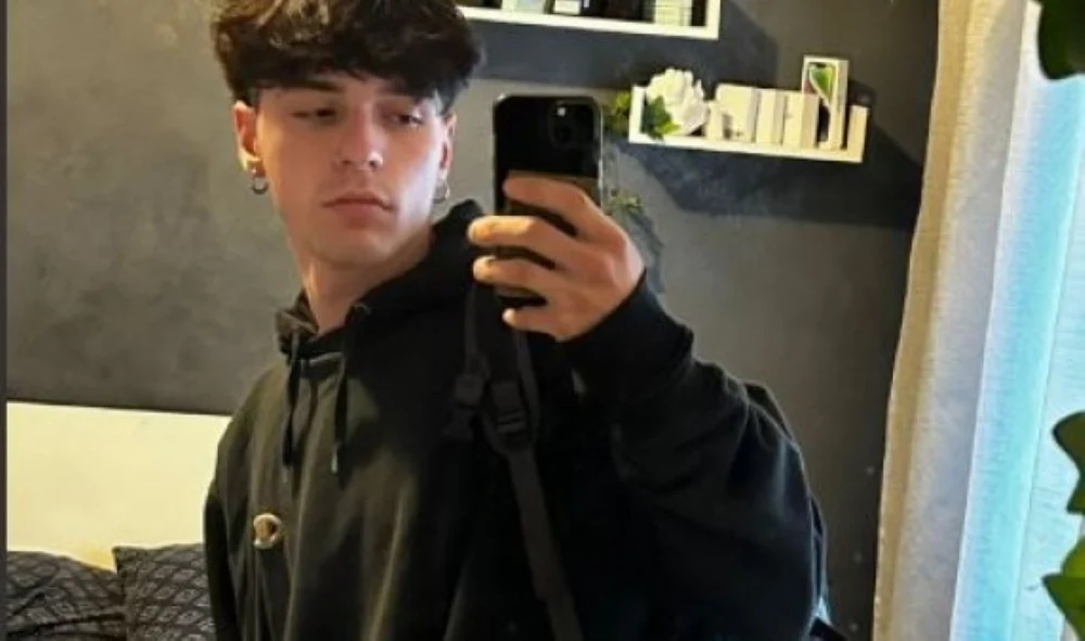 Un român de 21 de ani, erou în Italia după ce a salvat o femeie din flăcări. Tânărul practică parkour, dar spune că este împiedicat să devină pompier în această țară