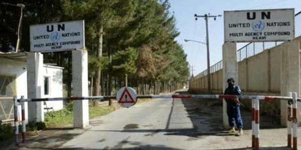 ONU: Sute de angajaţi se retrag temporar din Afganistan