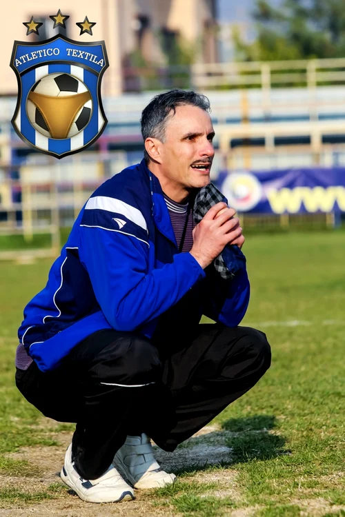 Angel Popescu îl
interpretează pe Traian, antrenorul echipei Atletico Textila, cel care se
visează a fi Jose Mourihno sau Pep Guardiola FOTO Pro TV