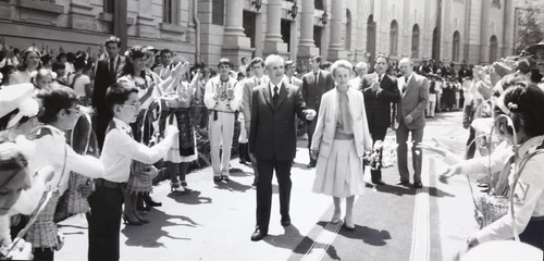 The visit of the Ceausescus to the Braşov Truck Company, in 1986