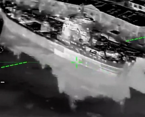 Ucrainenii au lovit nave de război din Crimeea FOTO X jfif