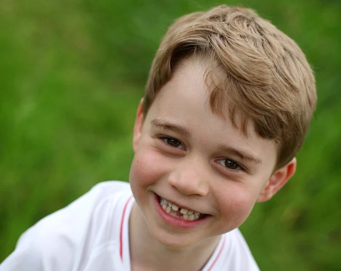 
    Prințul George are 6 ani  