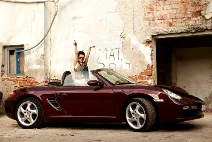 Inna, teribil de tristă pentru că i-a fost furată maşina