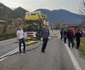 Imagini de la accidentul de pe Valea Oltului Câineni pe DN 7 - E 81 coliziune  între două TIR-uri Foto Adevărul 