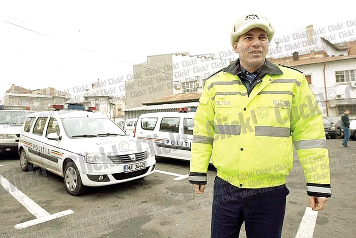 «Fugim toată noaptea de  la o intervenţie la alta» (Fotografii: Dorin Constanda)