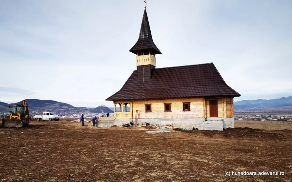 Locul unde va fi construită Mănăstirea „Arsenie Boca”. Foto: Daniel Guţă. ADEVĂRUL